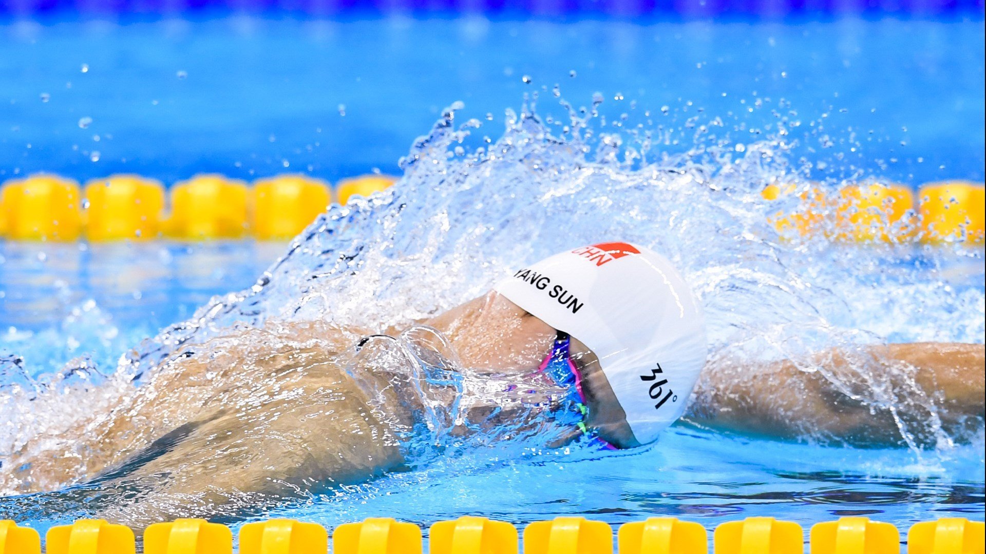 赛道上的冰封时刻，阿拉巴的防守艺术如何冻结F1年度争冠之夜