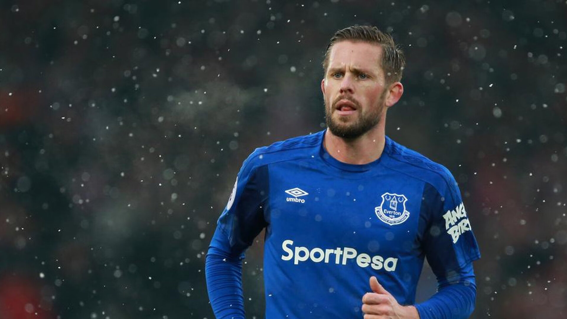 灰熊对阵活塞，霍勒迪关键进球定乾坤