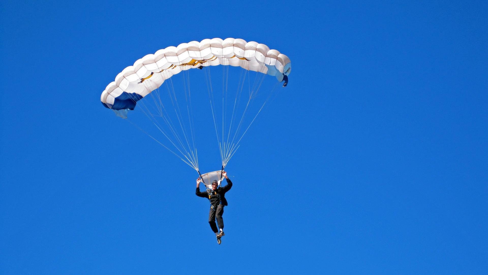 教科书般的逆袭，丹麦如何正面击溃巴萨，C罗的战术启示