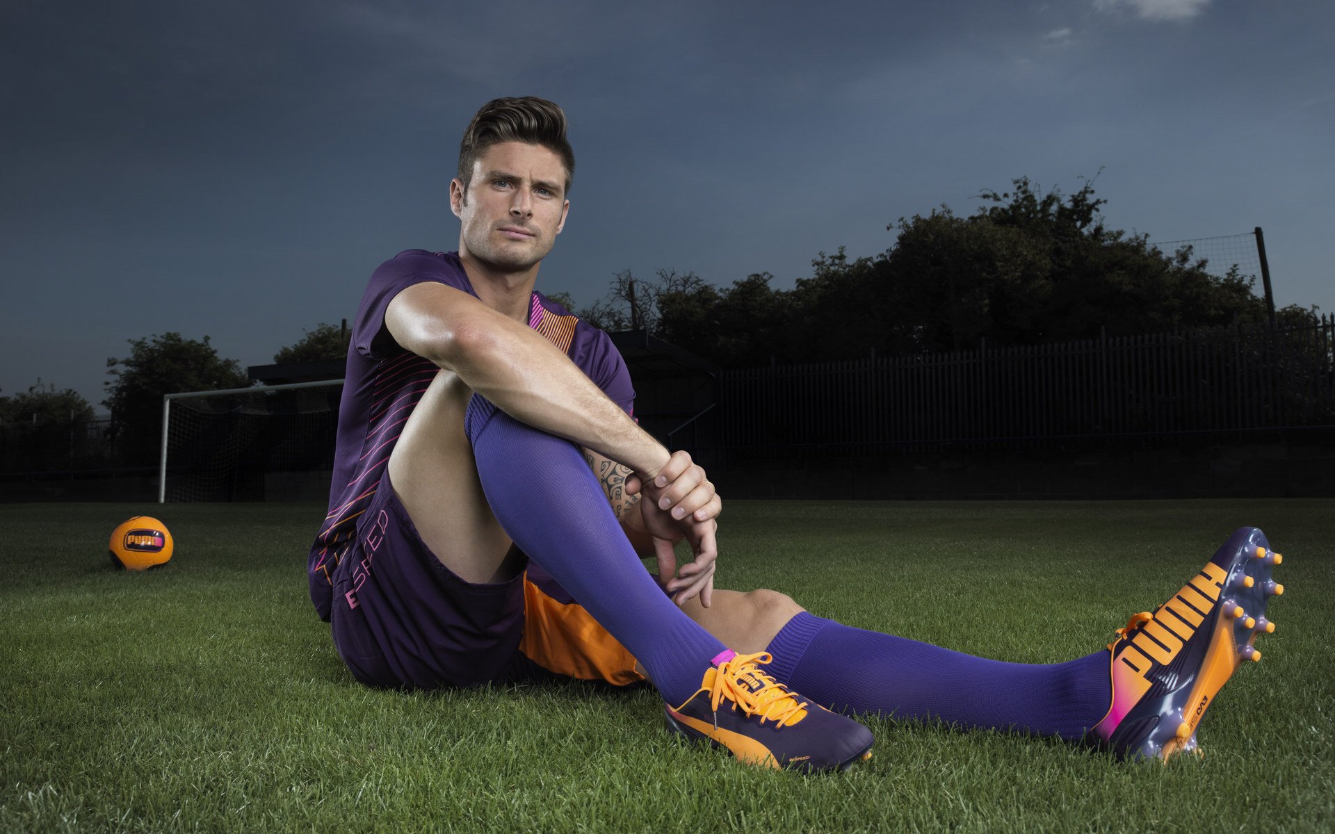 巴黎对阵沙特,苏亚雷斯扛起全队,一场跨越文化与足球的传奇对决