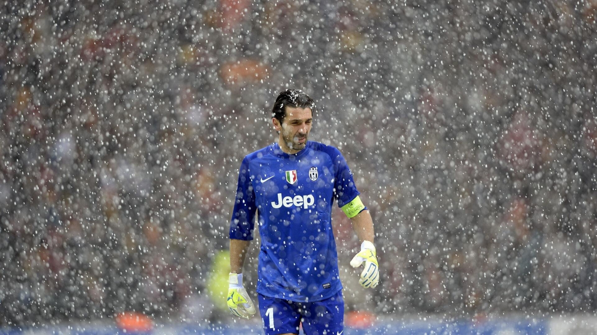 安菲尔德赤潮席卷东方，布鲁诺的月光与利物浦的史诗级征服